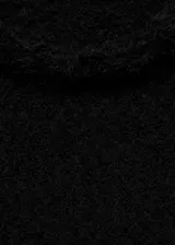 Sweater negro de tejido de punto grueso con efecto pelo, cuello redondo y corte recto.