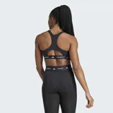 Top deportivo Adidas Techfit negro con logo blanco y banda elástica con la inscripción "TECHFIT" en blanco.