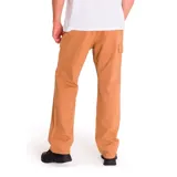 Pantalón cargo de hombre, color negro, corte recto, con bolsillos laterales tipo parche con solapa y bolsillos traseros con solapa. Fabricado en tejido de algodón resistente.