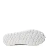 Zapatillas Caterpillar Hex + de corte bajo, color negro, con capellada de gamuza y detalles acolchados en el cuello. Cuentan con cordones negros y una suela gruesa de goma blanca con relieve de panal de abeja.