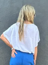 Pantalón babucha azul eléctrico de algodón tramado, con cintura elastizada y cordón ajustable.