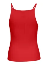 Musculosa roja de breteles finos y cuello redondo.