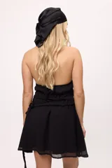 Bandana de satén color amarillo.