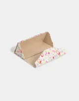 Estuche triangular plegable para anteojos con estampado de frutillas, cerezas y flores.