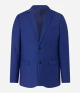 Saco de traje azul cobalto, modelo social, con cuello solapa, abotonado delantero, bolsillos y mangas largas.