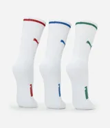 Kit de tres pares de medias deportivas Puma de caña larga, color blanco con detalles en azul, verde y rojo.