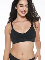 Top de bikini negro con textura brillante y breteles finos.