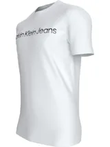 Remera blanca de algodón con cuello redondo y mangas cortas. Estampado frontal con el logo "Calvin Klein Jeans" en color negro.