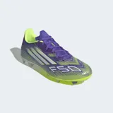Championes de fútbol Adidas F50 League, color violeta con detalles en amarillo y blanco.