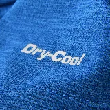 Remera azul de entrenamiento para hombre, de corte clásico y manga corta, con logo de Topper estampado en blanco en el pecho.