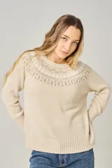 Sweater tejido color verde agua con cuello redondo y diseño de ochos con detalles rosados en la parte superior.