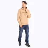 Buzo con capucha color beige, marca Merrell, con logo estampado en el pecho.