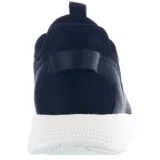 Championes deportivos para hombre, color negro con detalles en rojo y suela blanca.