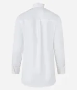 Camisa blanca de tricolina con cuello padre, abotonada al frente con detalle ondulado y mangas largas.