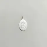 Dije de plata 925 con forma ovalada y la imagen de la Virgen Milagrosa.