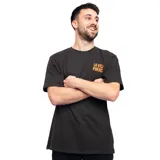 Remera negra de manga corta con cuello redondo y estampado frontal con el logo de La Vela Puerca.