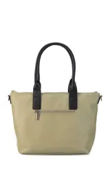 Cartera de mano color beige con divisiones y detalles en marrón y blanco. Tiene correa corta, correa larga ajustable, bolsillo trasero y bolsillos internos.