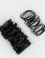 Set de gomitas elásticas negras para el pelo.