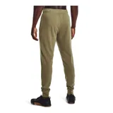 Pantalón de jogging gris jaspeado de Under Armour, modelo Rival Terry Jogger, para hombre. Confeccionado en tejido de felpa suave, con cintura elástica ajustable con cordón y logo de la marca estampado en la pierna izquierda.