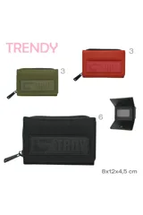 Billetera Trendy color ladrillo con cierre de cremallera y aplique con texto en relieve.