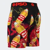 Calzoncillos bóxer estampados con botellas de licor de malta y logo de la marca en la cintura.
