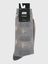 Calcetines grises con diseño de naves X-Wing y logos de Star Wars en color beige.