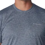Remera gris jaspeado de manga corta, cuello redondo y logo de la marca Columbia estampado en el pecho.