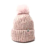 Gorro de lana tejido color rosa con pompón en la parte superior.