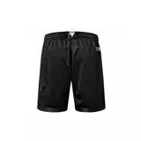 Short de básquet negro con logo de los Chicago Bulls en la pierna izquierda y la palabra "Chi" en la pierna derecha.