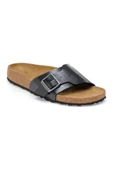Sandalia Birkenstock Catalina Bf Graceful color negro con hebilla plateada.