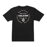 Remera negra de manga corta con cuello redondo y logo de Volcom estampado en el pecho.