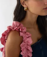 Cartera petite con asa fruncida convertible para usar corta, larga o cruzada.