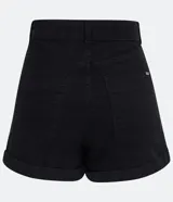 Short de sarga negro con cintura alta, bolsillos delanteros y traseros.