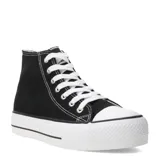 Championes de caña alta color negro, con suela de plataforma blanca y cordones blancos.