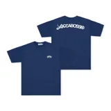 Remera azul marino de corte regular fit, confeccionada en jersey de algodón. Estampa frontal pequeña y estampa grande en la espalda con el logo de la marca en color blanco.