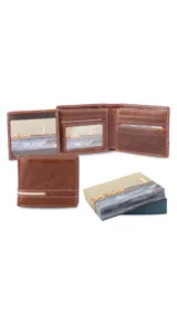Billetera de cuero marrón con faja combinada en la parte inferior. Interior con compartimentos para billetes, volante, visor y tarjeteros.