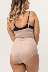 Faja abdominal de alta contención, con breteles desmontables y broche en entrepierna.