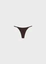 Braga de bikini color marrón con tiras finas regulables y corte tipo tanga.