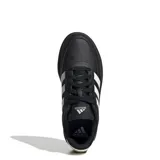 Championes Adidas Breaknet 2.0 negros con las tres tiras blancas.