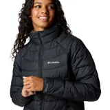 Campera puffer negra de Columbia, con cierre frontal, bolsillos laterales con cierre y logo de la marca bordado en el pecho.