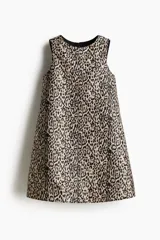Vestido corto evasé sin mangas en tejido jacquard brillante con estampado de leopardo. Tiene escote redondo, abertura de cerradura con botón oculto atrás y forro interior.
