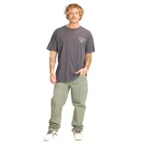 Remera gris de manga corta con cuello redondo y estampado pequeño en el pecho con el logo de Maui and Sons y la leyenda "Made for Surfers".