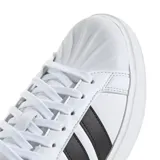 Championes Adidas Streettalk blancos con las tres tiras laterales en negro y logo dorado en la lengüeta.
