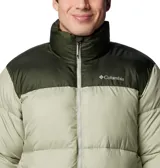 Campera puffer negra con cierre frontal y cuello alto. Logo de Columbia bordado en blanco en el pecho.