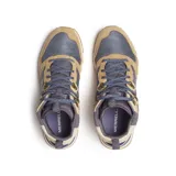 Bota de media caña Merrell Alpine 83 Recraft, color beige con detalles en azul y gris. Fabricada con cuero de gamuza y tejido 100% reciclado, con suela de goma y entresuela de espuma EVA.