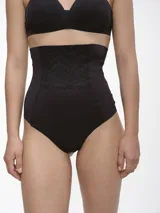 Colaless de lycra color negro, tiro alto con detalle de encaje en la cintura.