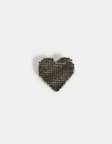 Broche prendedor con forma de corazón, recubierto de strass negros y plateados.