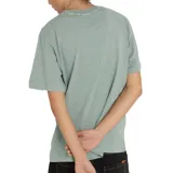Remera verde de manga corta con cuello redondo.