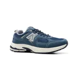 Championes deportivos American Sport, color azul con detalles en blanco y gris. Confeccionados en materiales sintéticos y malla.