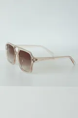 Lentes de sol con montura cuadrada negra y cristales celestes con protección UV400.